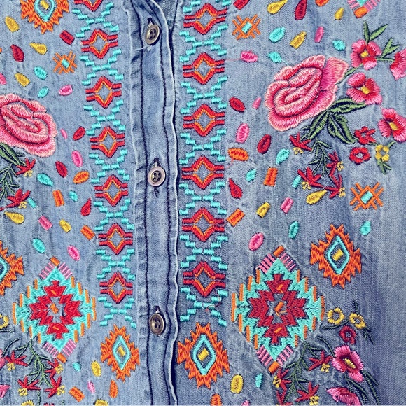 BOSTON PROPER  Denim Embroidered Top XS - Picture 4 of 15